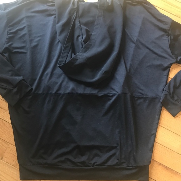 PULLOVER BREAKER HOODIE W/ KANGAROO POCKET - Picture 4 of 5